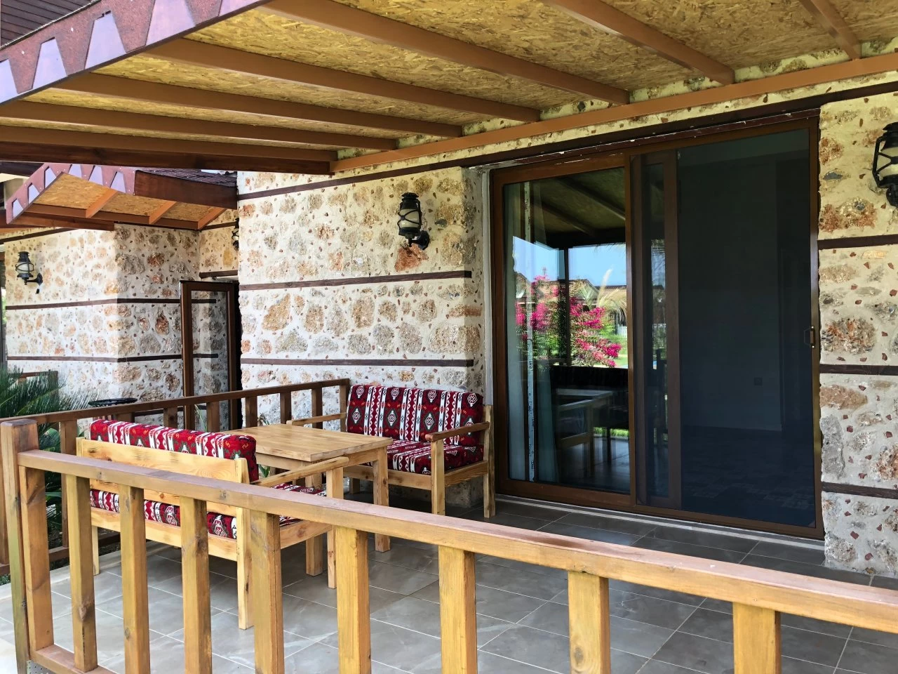 deniz-bahce-manzarali-oda-8