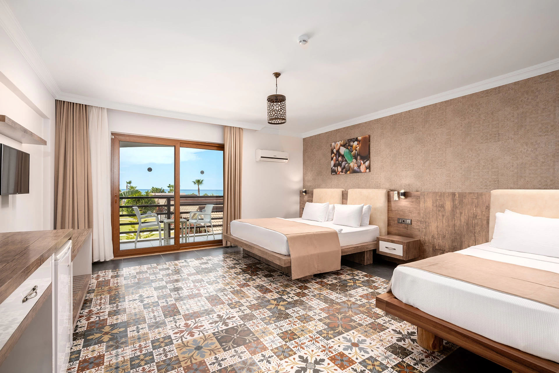 Deniz Bahçe Manzaralı Oda