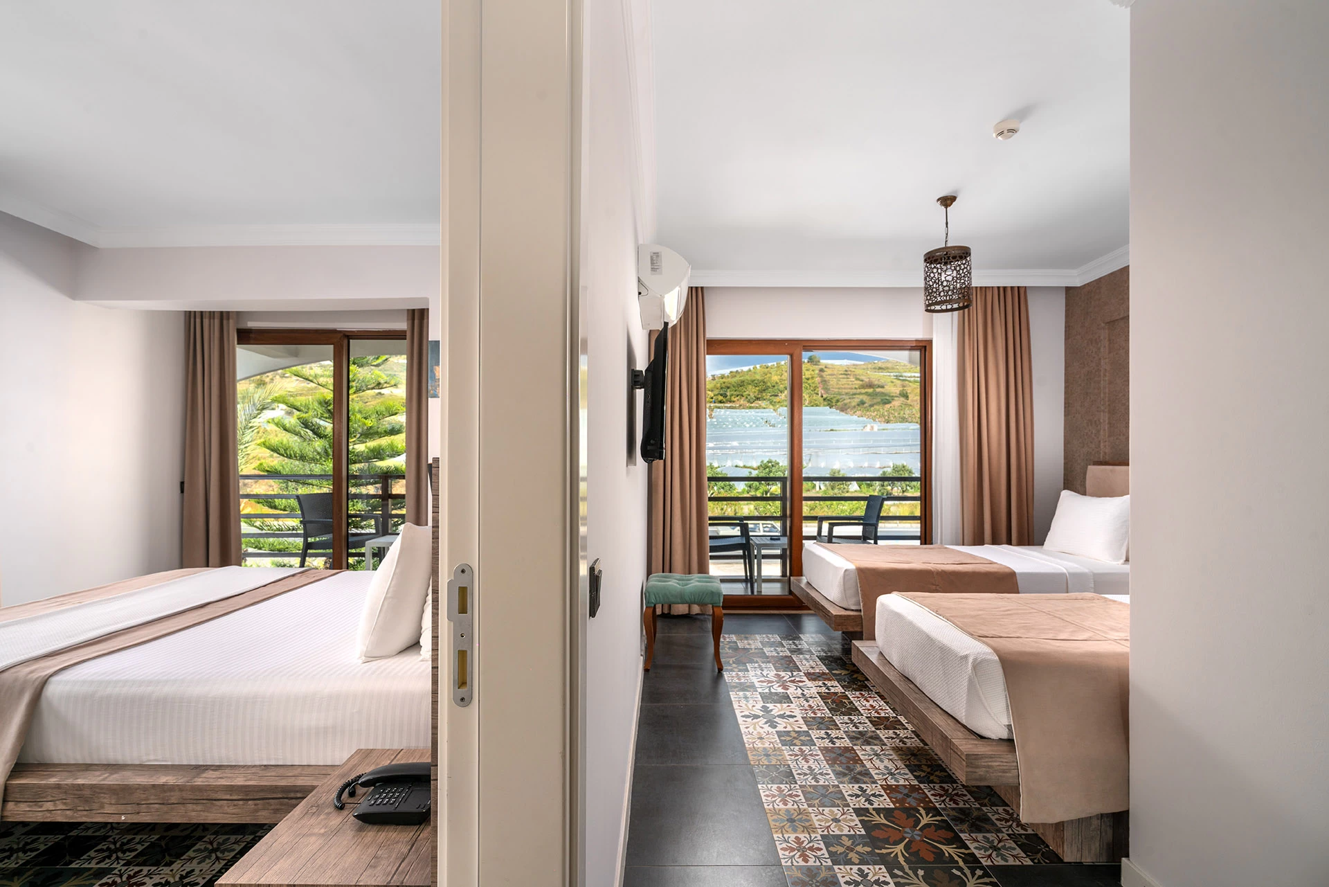 Dağ Manzaralı Suit Oda